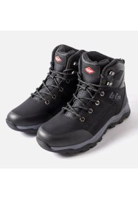 Czarne ciepłe buty Lee Cooper LCJ-23-01-2045M. Okazja: na spacer, na co dzień. Nosek buta: okrągły. Kolor: czarny. Materiał: materiał, guma. Szerokość cholewki: normalna. Sezon: zima. Sport: turystyka piesza #2
