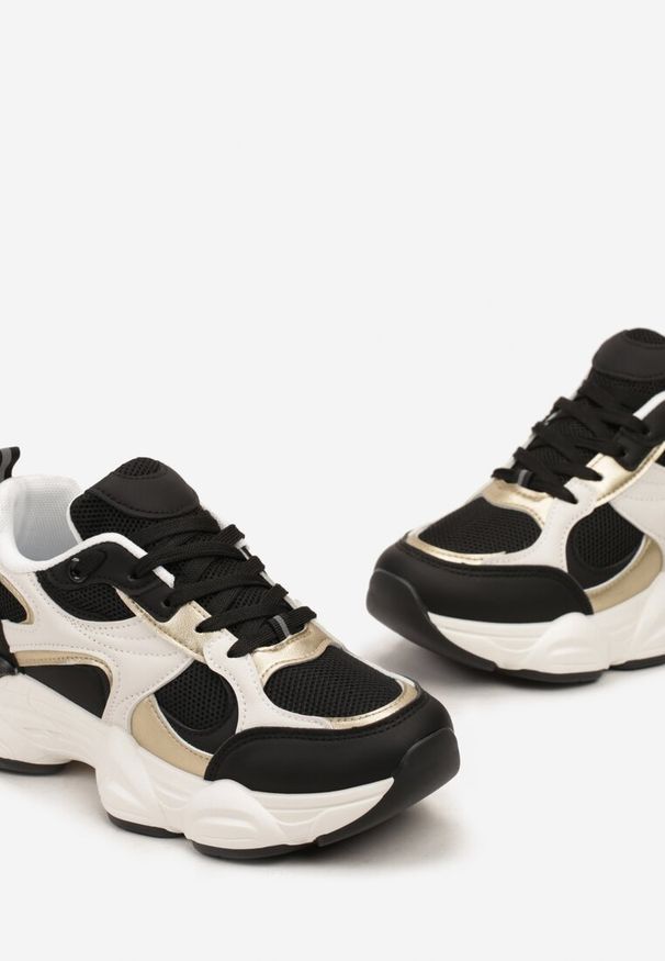 Born2be - Biało-Czarne Sneakersy na Grubej Podeszwie z Siateczką i Metalicznymi Wstawkami Terlimi. Okazja: na co dzień. Kolor: czarny