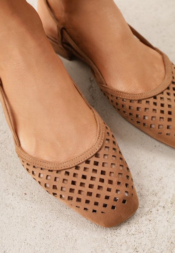 Renee - Brązowe Sandały Slingback z Kwadratowym Noskiem i Ażurową Cholewką Jurria. Okazja: na co dzień. Kolor: brązowy. Materiał: jeans. Szerokość cholewki: normalna. Wzór: ażurowy. Styl: casual