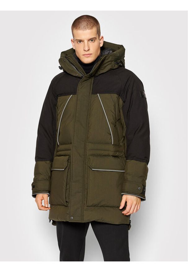 Woolrich Kurtka puchowa Teton CFWOOU0524MRUT1723 Zielony Regular Fit. Kolor: zielony. Materiał: puch, bawełna