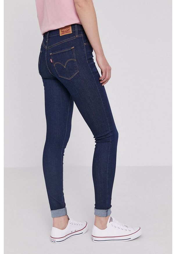 Levi's® - Levi's jeansy 720 damskie high waist. Okazja: na spotkanie biznesowe. Stan: podwyższony. Kolor: niebieski. Styl: biznesowy