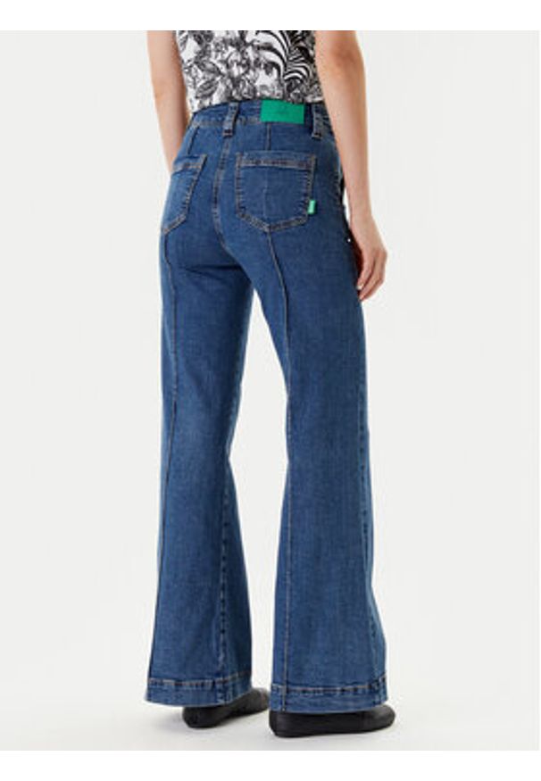 United Colors of Benetton - United Colors Of Benetton Jeansy 4W8CDE02F Niebieski Flare Fit. Kolor: niebieski