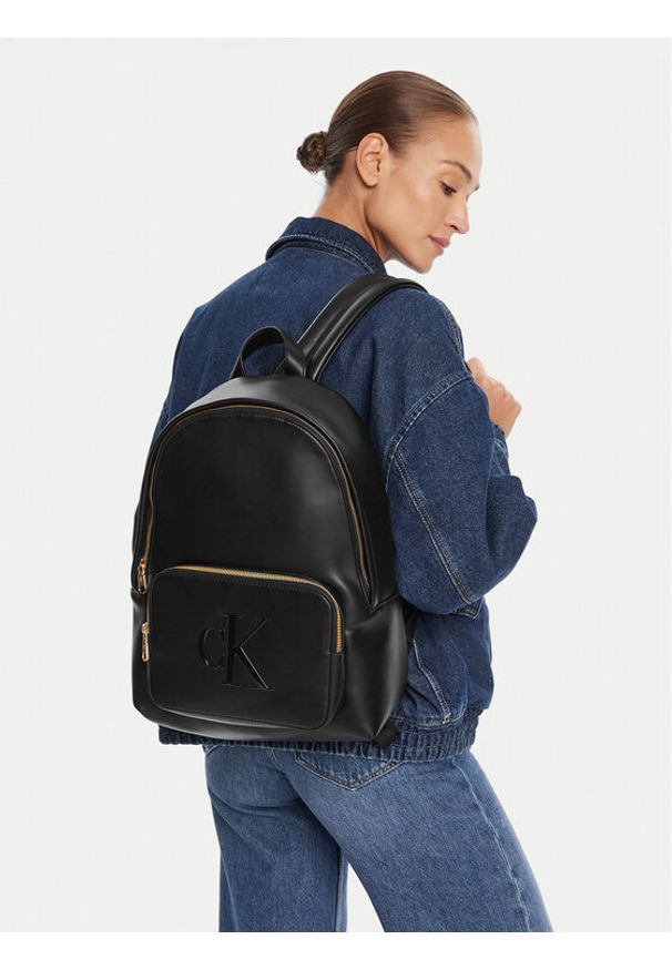 Calvin Klein Plecak Bold Ck Backpack LV04F3233G Czarny. Kolor: czarny. Materiał: skóra