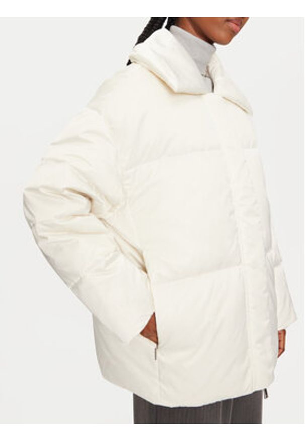 Calvin Klein Kurtka zimowa K20K207720 Écru Regular Fit. Materiał: syntetyk. Sezon: zima