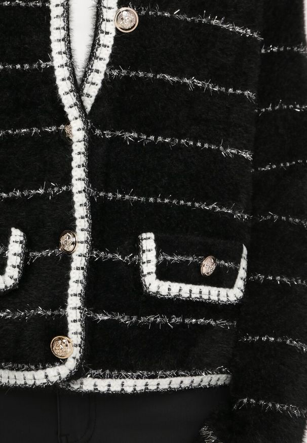 Born2be - Czarny Wiskozowy Kardigan w Metaliczne Paski z Ozdobną Lamówką i Guzikami Uropena. Kolor: czarny. Materiał: wiskoza. Wzór: paski