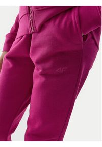 4f - 4F Spodnie dresowe 4FJWSS24TTROF587 Różowy Regular Fit. Kolor: różowy. Materiał: bawełna #7