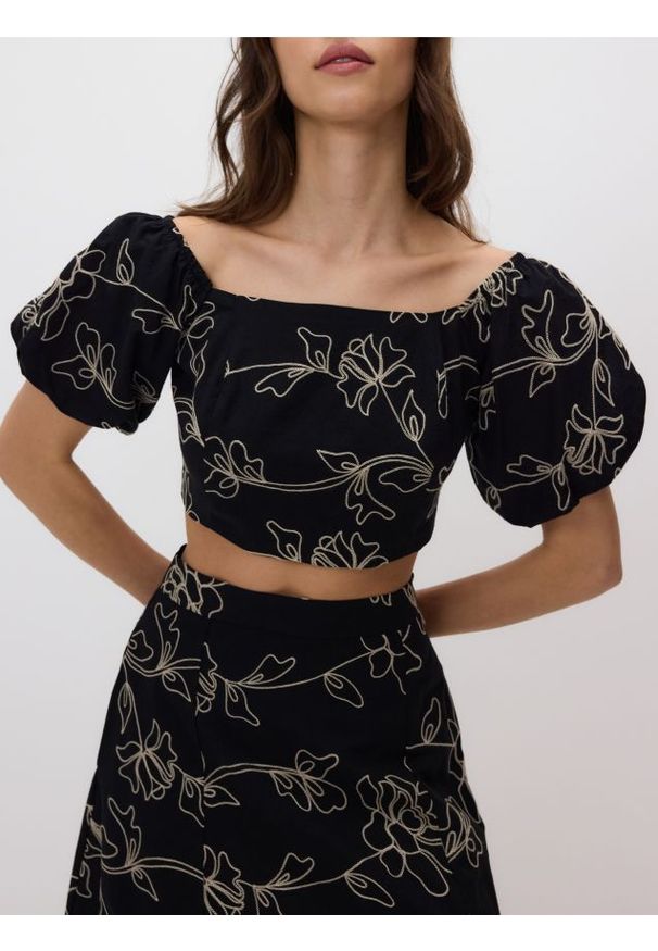 Reserved - Top z bufkami - czarny. Kolor: czarny. Materiał: bawełna, tkanina. Długość: krótkie