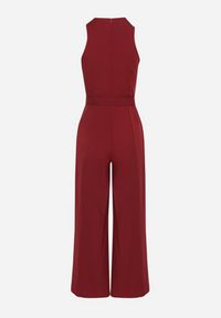 Born2be - Bordowy Taliowany Kombinezon Ozdobiony Paskiem Dollivia. Okazja: na co dzień. Kolor: czerwony. Wzór: aplikacja. Styl: elegancki, casual #2