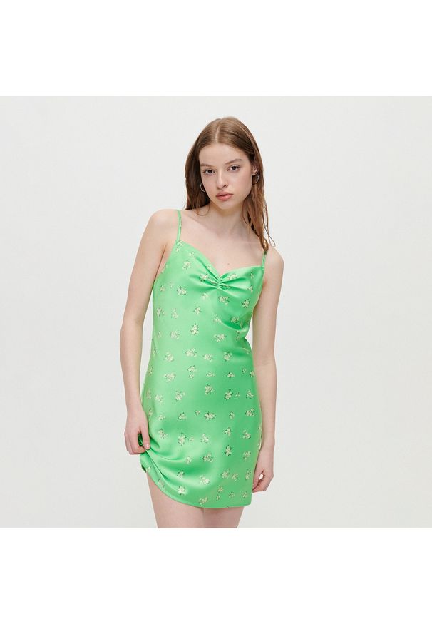 House - Satynowa sukienka na ramiączkach zielona - Zielony. Kolor: zielony. Materiał: satyna. Długość rękawa: na ramiączkach