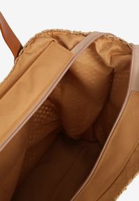 Renee - Ciemnobeżowa Pleciona Torebka Shopper Ozdobiona Napisem Navinta. Kolor: beżowy. Wzór: napisy, aplikacja. Styl: casual