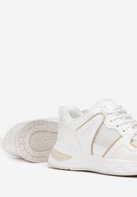 Born2be - Białe Sneakersy na Płaskiej Podeszwie z Ozdobnymi Przeszyciami Ysabella. Kolor: biały. Obcas: na płaskiej podeszwie