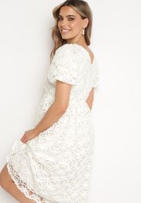 Born2be - Beżowa Rozkloszowana Sukienka z Przeźroczystym Tiulem z Ozdobnym Wzorem Exbia. Typ kołnierza: dekolt w łódkę. Kolor: beżowy. Materiał: tiul. Wzór: ażurowy. Styl: klasyczny, elegancki #5