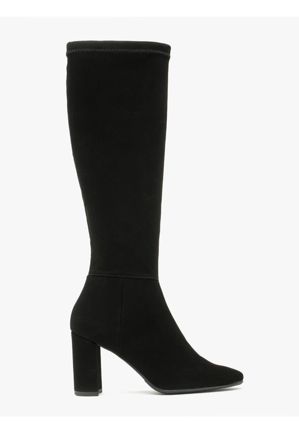 Ryłko - Czarne kozaki damskie z szeroką cholewką DORISS. Nosek buta: okrągły. Zapięcie: zamek. Kolor: czarny. Materiał: nubuk. Szerokość cholewki: szeroka. Obcas: na obcasie. Wysokość obcasa: średni