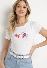 Born2be - Biało-Różowy T-shirt z Bawełny z Ozdobnym Nadrukiem Zaromeira. Okazja: na co dzień. Kolor: biały. Materiał: bawełna. Wzór: nadruk. Styl: klasyczny, elegancki, casual #6