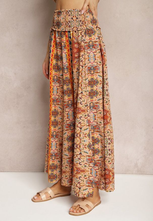 Renee - Beżowe Spodnie z Szerokimi Nogawkami Palazzo High Waist z Gumką w Talii Fiesa. Okazja: na co dzień. Stan: podwyższony. Kolor: beżowy. Styl: retro, casual