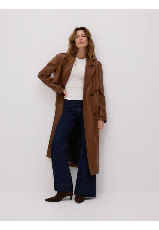 Reserved - Bluzka z kontrastową lamówką - złamana biel. Materiał: wiskoza, dzianina