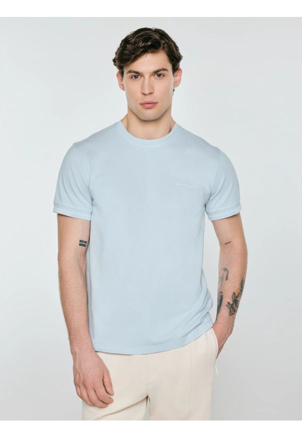 Big-Star - Koszulka męska bawełniana z subtelnym nadrukiem błękitna Wlader 400. Okazja: na co dzień. Kolor: niebieski. Materiał: bawełna. Wzór: nadruk. Styl: sportowy, klasyczny, casual