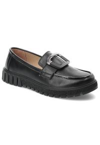 Czarne Mokasyny Filippo Wsuwane Eleganckie Obuwie Damskie. Okazja: na co dzień, do pracy, na spotkanie biznesowe. Zapięcie: bez zapięcia. Kolor: czarny. Materiał: skóra. Styl: elegancki