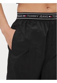 Tommy Jeans Spodnie dresowe DW0DW17316 Czarny Baggy Fit. Kolor: czarny. Materiał: syntetyk #4