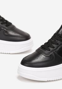Born2be - Czarno-Białe Sneakersy Aryasephona. Kolor: czarny. Materiał: materiał, skóra ekologiczna. Obcas: na platformie