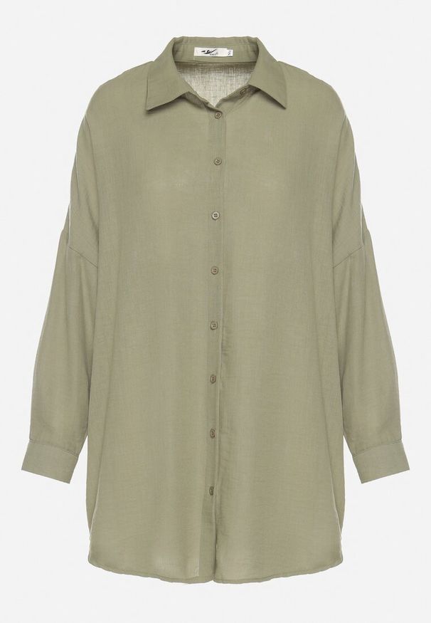 Born2be - Ciemnozielona Klasyczna Koszula o Kroju Oversize Maronira. Okazja: na co dzień. Typ kołnierza: kołnierzyk klasyczny. Kolor: zielony. Materiał: jeans. Styl: klasyczny