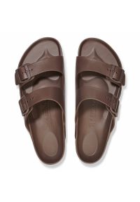 Klapki Birkenstock Arizona 1027402 brązowe. Kolor: brązowy. Materiał: skóra, tworzywo sztuczne. Styl: klasyczny