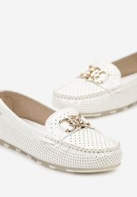 Born2be - Białe Mokasyny Tesmina. Nosek buta: okrągły. Kolor: biały. Materiał: len, skóra ekologiczna. Wzór: ażurowy. Styl: klasyczny