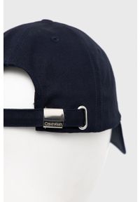 Calvin Klein czapka bawełniana kolor granatowy z aplikacją. Kolor: niebieski. Materiał: bawełna. Wzór: aplikacja