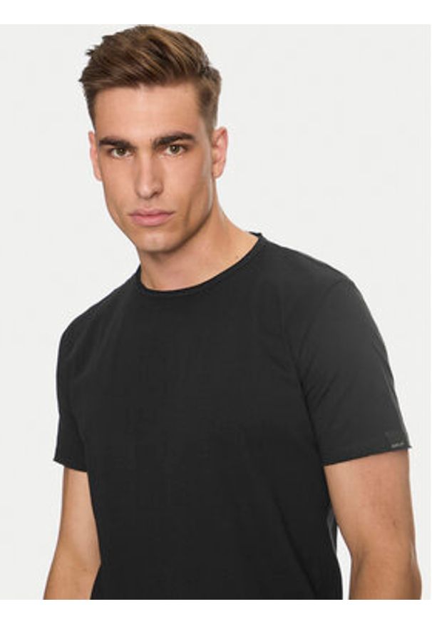 Replay T-Shirt M3590A.000.2660 Czarny Regular Fit. Kolor: czarny. Materiał: bawełna