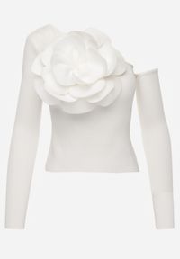 Renee - Biała Bluzka z Wiskozy o Asymetrycznym Kroju z Aplikacją 3D z Kwiatem Cheleta. Okazja: na imprezę. Kolor: biały. Materiał: wiskoza. Wzór: kwiaty, aplikacja #6