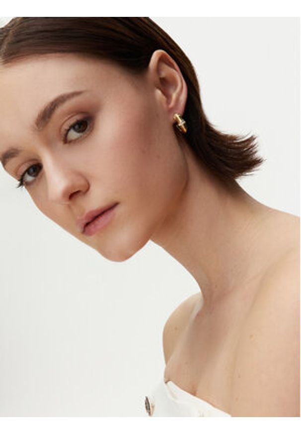 Guess Kolczyki JUBE05 164JW Złoty. Materiał: metalowe. Kolor: złoty