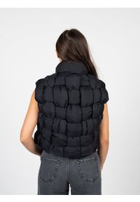 La Haine Inside Us Bezrękawnik "Down Vest Unisex" | LW941 | Kobieta | Czarny. Okazja: do pracy, na spacer. Kolor: czarny. Materiał: poliamid. Długość rękawa: bez rękawów. Wzór: jednolity, paski. Sezon: lato #2