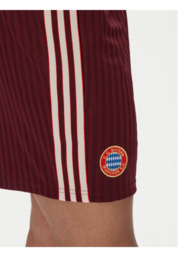Adidas - adidas Szorty sportowe FC Bayern Terrace JF0598 Czerwony Loose Fit. Kolor: czerwony. Materiał: syntetyk