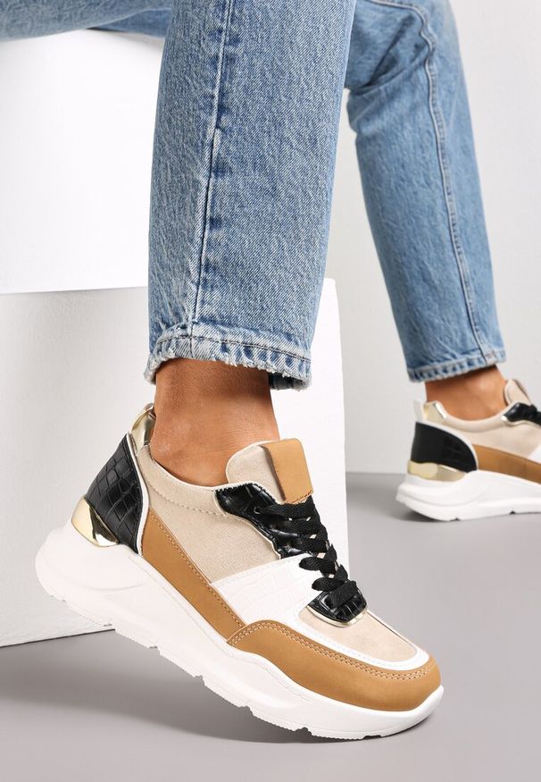 Renee - Brązowe Sneakersy na Platformie z Tłoczoną i Metaliczną Wstawką z Tyłu Biorli. Kolor: brązowy. Materiał: skóra. Szerokość cholewki: normalna. Obcas: na platformie