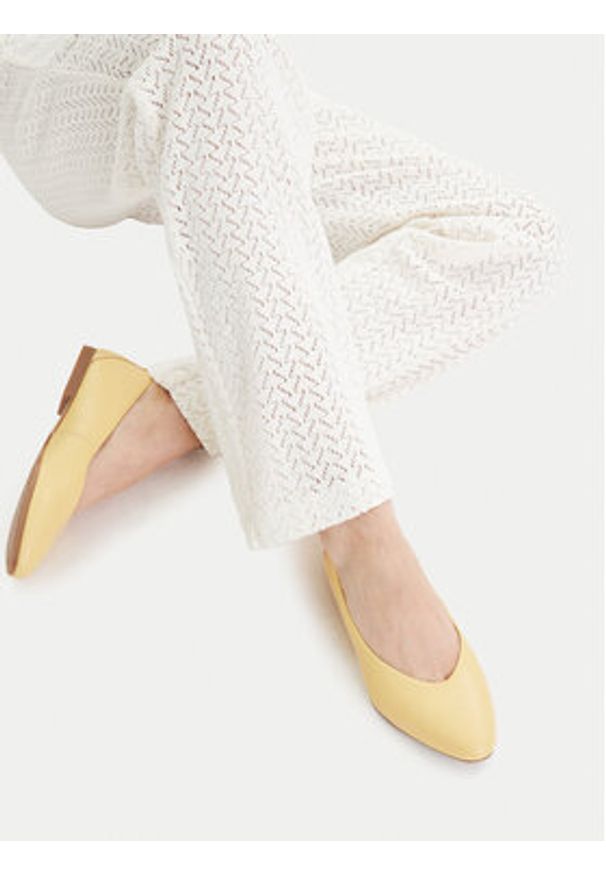 Lasocki Baleriny CEO-RST-KAJA-66 Żółty. Kolor: żółty. Materiał: skóra