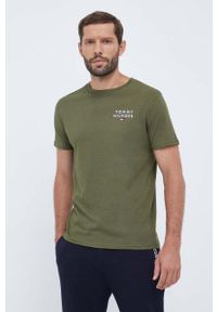 TOMMY HILFIGER - Tommy Hilfiger t-shirt lounge bawełniany kolor zielony melanżowy. Kolor: zielony. Materiał: bawełna. Długość rękawa: krótki rękaw. Długość: krótkie. Wzór: melanż. Styl: klasyczny #1