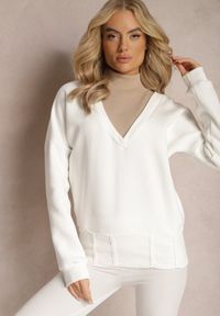 Renee - Biała Bawełniana Bluza z Trójkątnym Dekoltem Hydralia. Typ kołnierza: dekolt w serek. Kolor: biały. Materiał: bawełna. Długość rękawa: długi rękaw. Długość: długie