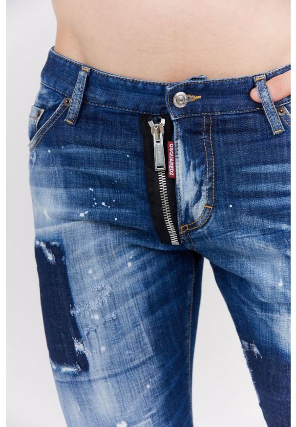 DSQUARED2 Niebieskie jeansy męskie sexy twist jean. Kolor: niebieski. Wzór: aplikacja