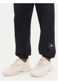 Adidas by Stella McCartney - adidas by Stella McCartney Spodnie dresowe IW6320 Czarny Regular Fit. Kolor: czarny. Materiał: bawełna #4