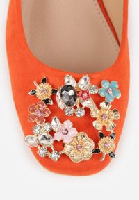 Born2be - Pomarańczowe Czółenka Vices na Obcasie ze Skórzaną Wkładką z Cyrkoniami Fonarieth. Okazja: na co dzień, do pracy. Zapięcie: bez zapięcia. Kolor: pomarańczowy. Wzór: aplikacja. Materiał: skóra. Sezon: wiosna, lato. Obcas: na obcasie. Styl: casual, klasyczny, elegancki. Wysokość obcasa: średni #2