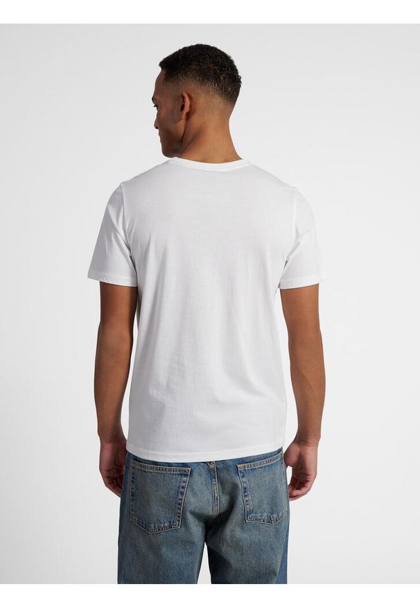 Koszulka z logo Hummel Graphic Displaced. Kolor: biały. Materiał: dzianina. Sport: fitness