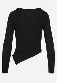 Born2be - Czarna Bluzka o Asymetrycznym Kroju Tatiletia. Okazja: na co dzień. Kolor: czarny. Wzór: gładki. Styl: klasyczny, casual, elegancki #5