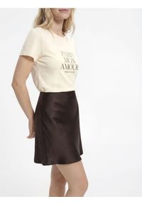 Reserved - T-shirt z nadrukiem - kremowy. Kolor: kremowy. Materiał: bawełna, dzianina. Wzór: nadruk. Styl: klasyczny