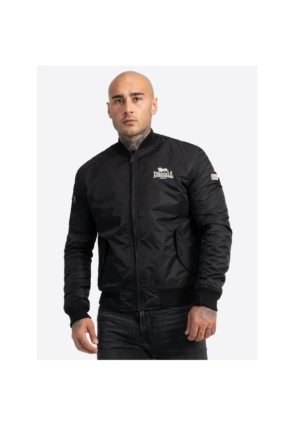 Kurtka puchowa Lonsdale Tern Hill. Kolor: czarny. Materiał: puch. Sport: turystyka piesza