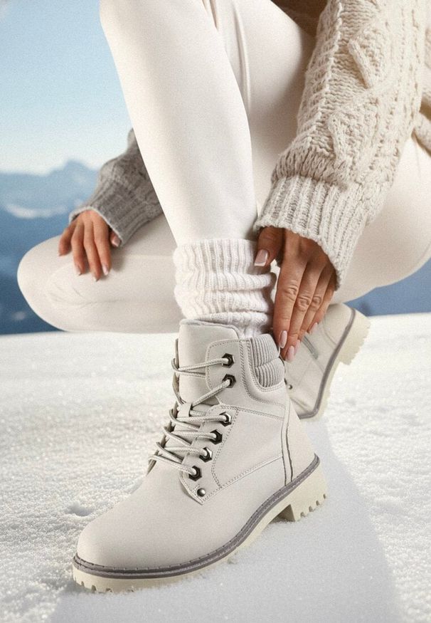 Born2be - Szare Płaskie Klasyczne Traperki ze Sznurowaniem Lobanne. Kolor: szary. Materiał: jeans, wełna. Sezon: zima, jesień. Styl: klasyczny