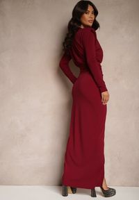 Renee - Bordowa Dopasowana Sukienka Koktajlowa Ozdobiona Marszczeniem Besni. Kolor: czerwony. Wzór: aplikacja. Styl: wizytowy #3