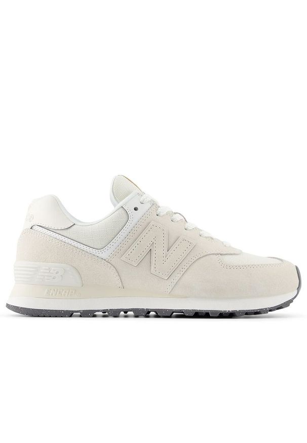 Buty damskie New Balance WL574RBL - beżowe. Kolor: beżowy. Materiał: zamsz, skóra, tworzywo sztuczne, guma. Szerokość cholewki: normalna. Model: New Balance 574