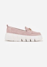 Born2be - Różowe Skórzane Mokasyny na Grubej Podeszwie Zdobione Perforacją i Łańcuszkiem Ariuk. Okazja: na co dzień, do pracy. Kolor: różowy. Materiał: skóra. Wzór: aplikacja. Styl: casual, elegancki #8