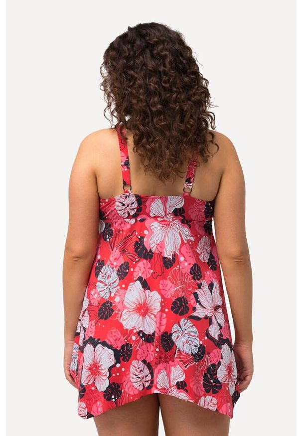 ULLA POPKEN - Damska Sukienka Kąpielowa kwiaty miękkie miseczki wycięcie łezka wydłużone boki. Kolekcja: plus size. Kolor: czerwony. Materiał: poliamid, materiał, elastan. Wzór: kwiaty