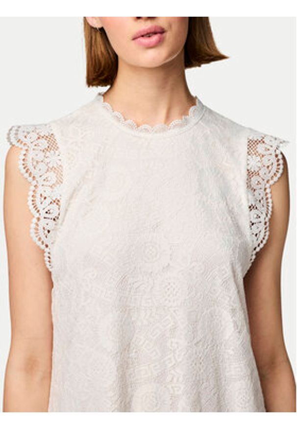 Pieces Sukienka codzienna Olline 17146419 Biały Regular Fit. Okazja: na co dzień. Kolor: biały. Materiał: syntetyk. Typ sukienki: proste. Styl: casual
